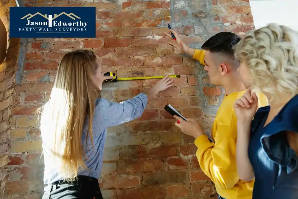 What are the responsibilities of a party wall surveyor Royal Leamington Spa?